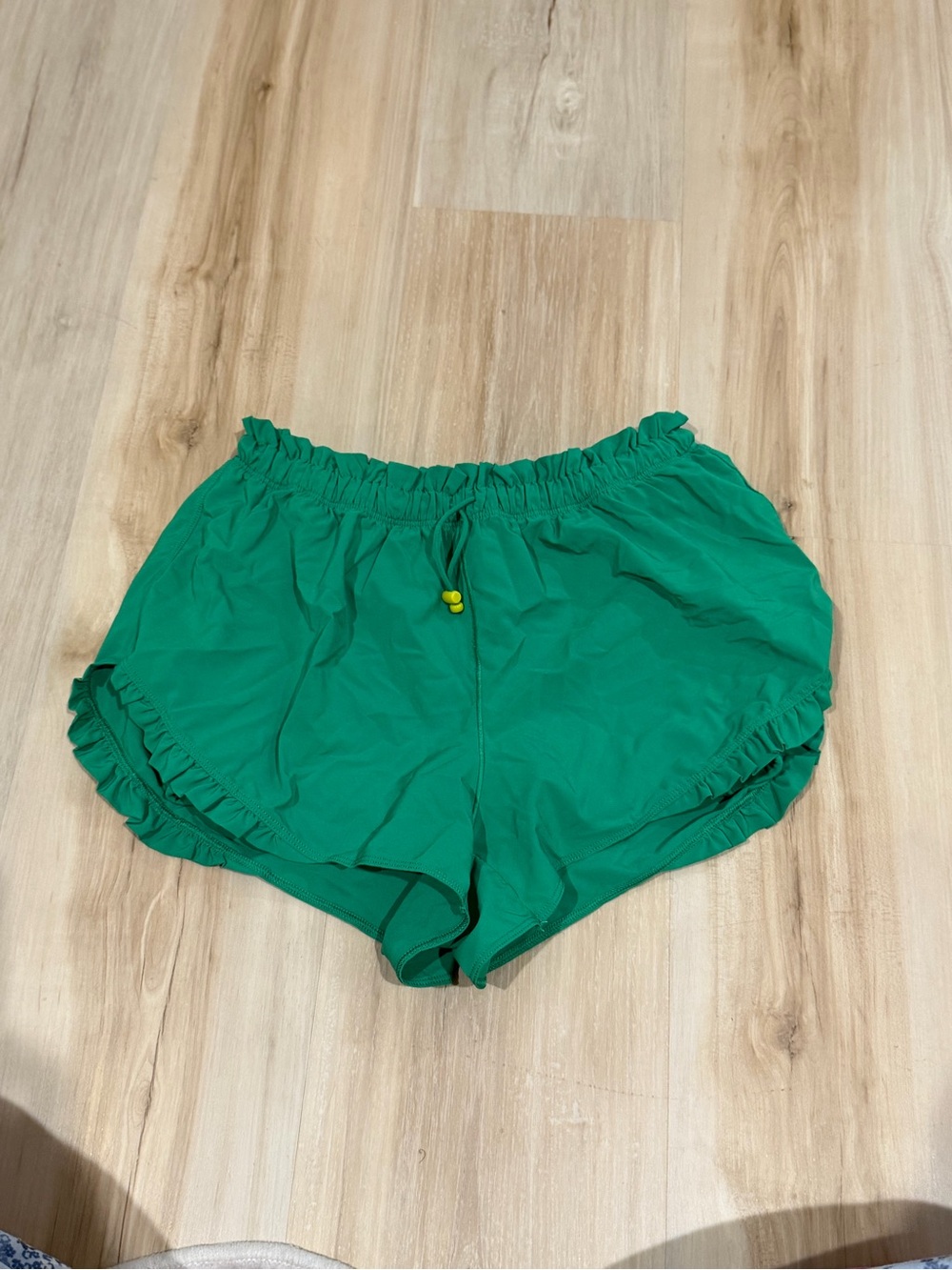 Women's Green Ruffle Hem Pull-On Shorts